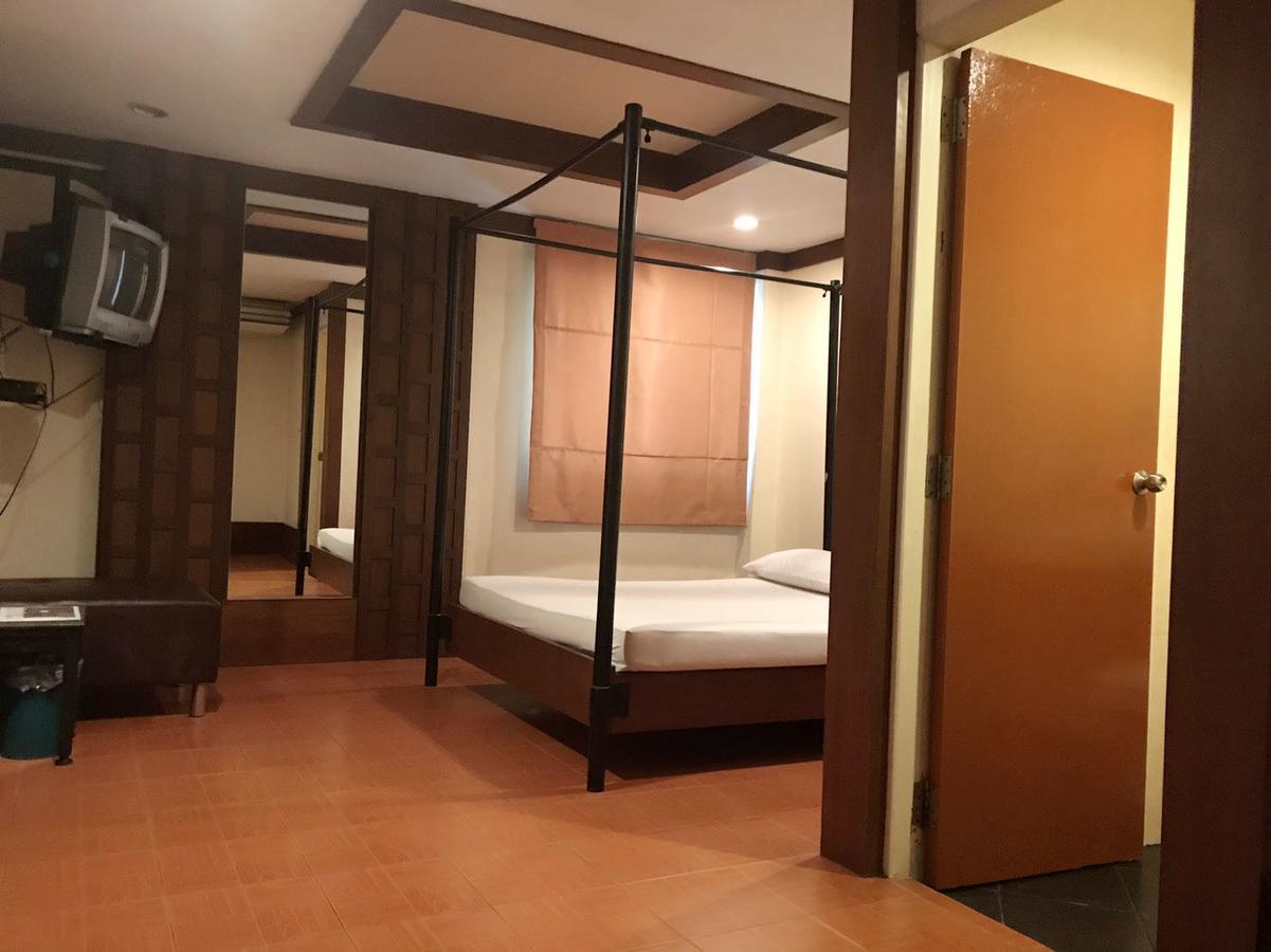 Paradise Inn Chonburi (Adults Only) Exterior photo