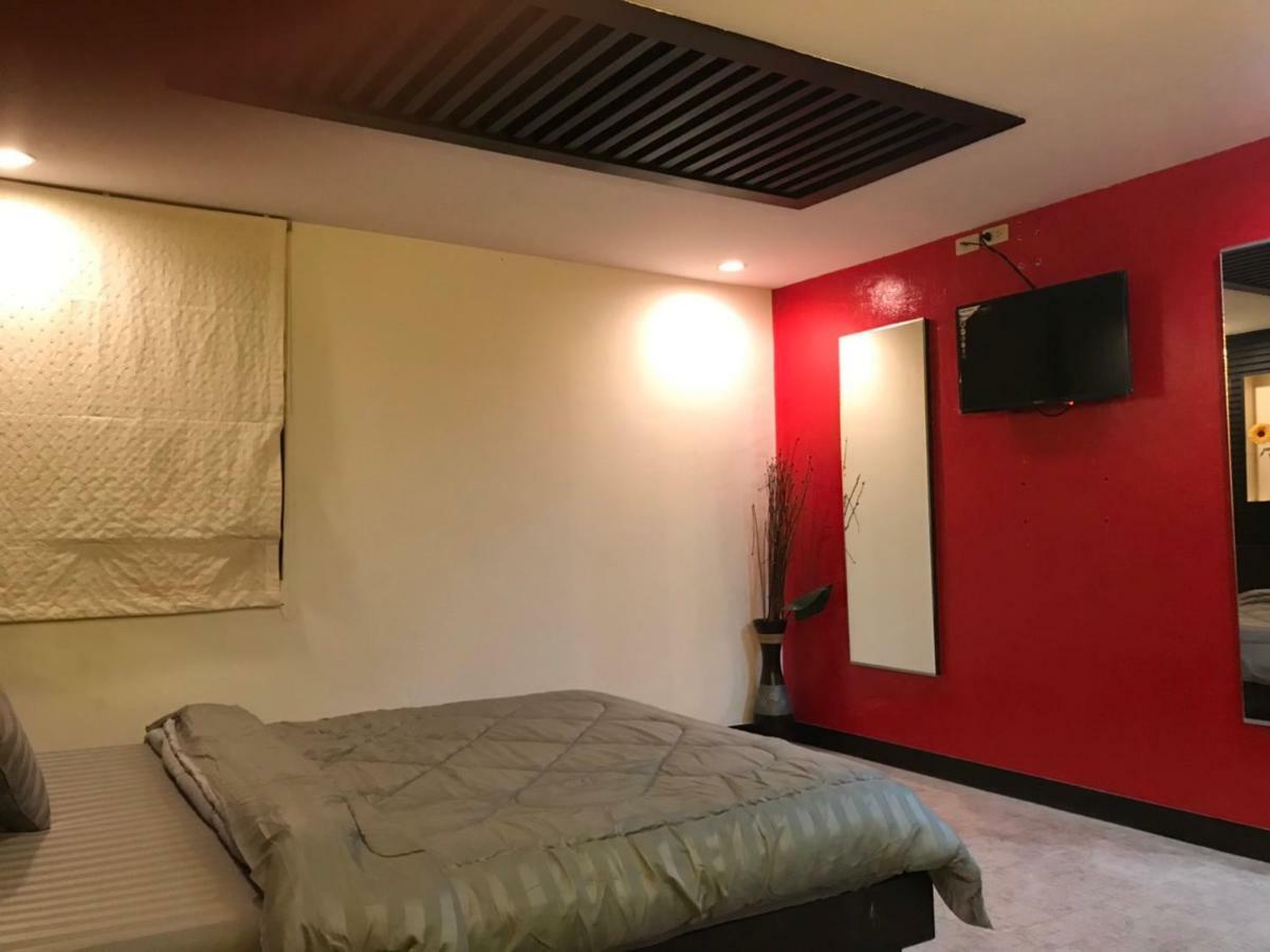 Paradise Inn Chonburi (Adults Only) Exterior photo